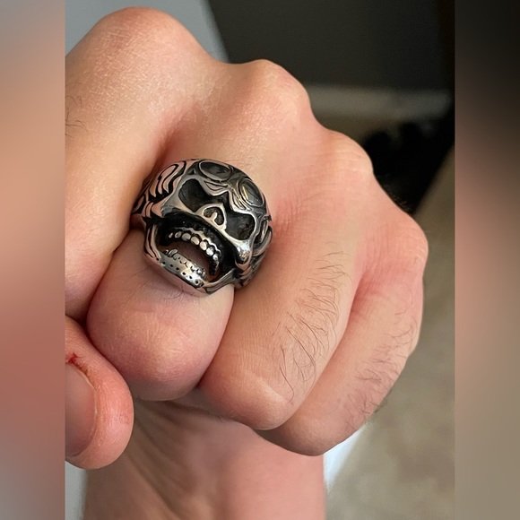 LARGE SILVER/CHROME STAINLESS STEEL TRIBAL SKULL FACE RING MENS SIZE 11 NICE 💀 - Picture 9 of 16